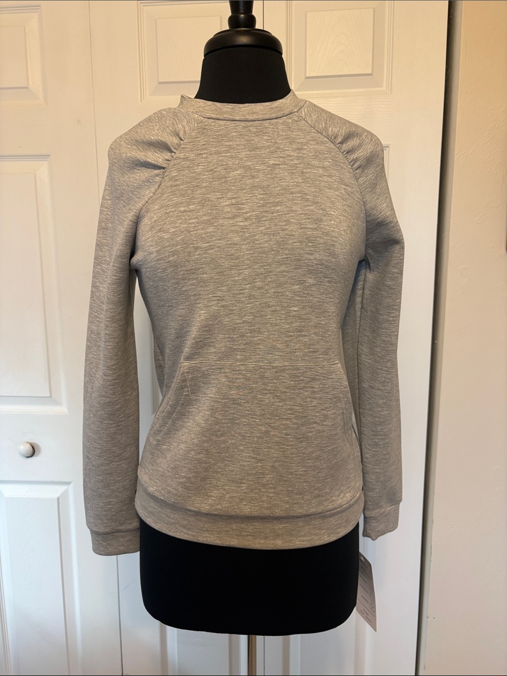 NWT Isabella Active Wear Scuba Pullover Bella Knit - Extra Small (XS).